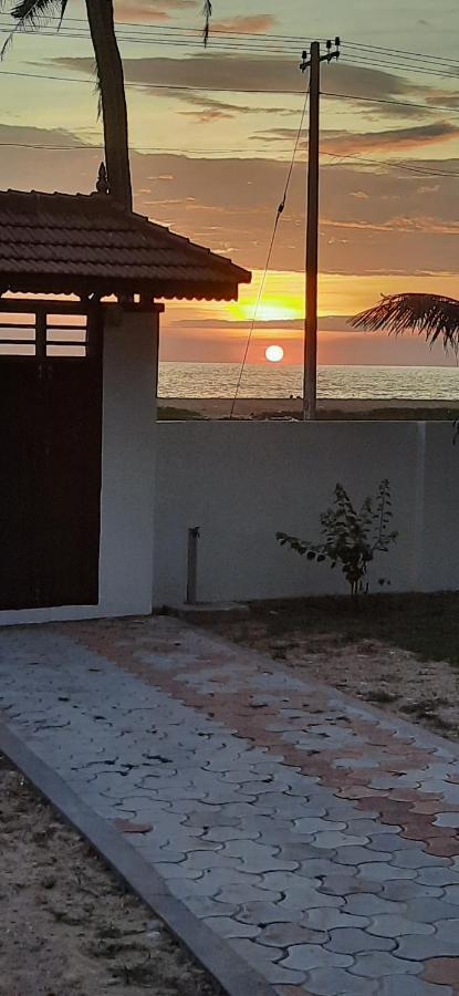 Poovar Sea View Rooms And Boating Family & Couple Only Zewnętrze zdjęcie