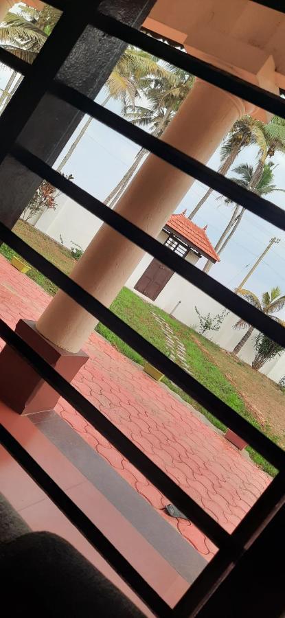 Poovar Sea View Rooms And Boating Family & Couple Only Zewnętrze zdjęcie