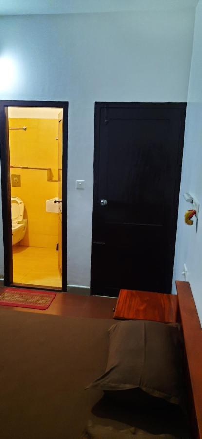 Poovar Sea View Rooms And Boating Family & Couple Only Zewnętrze zdjęcie
