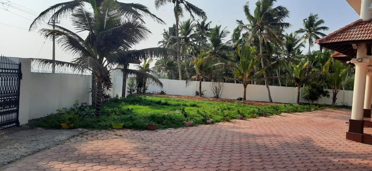 Poovar Sea View Rooms And Boating Family & Couple Only Zewnętrze zdjęcie